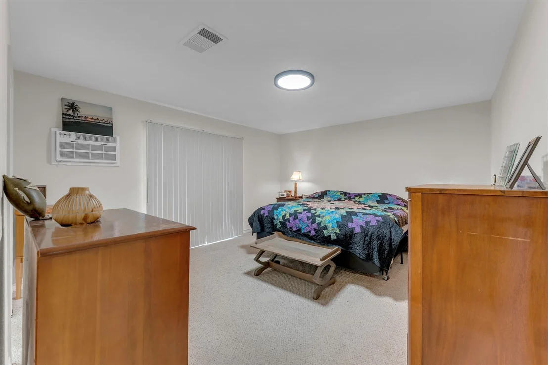 Photo of 312 Apache DR