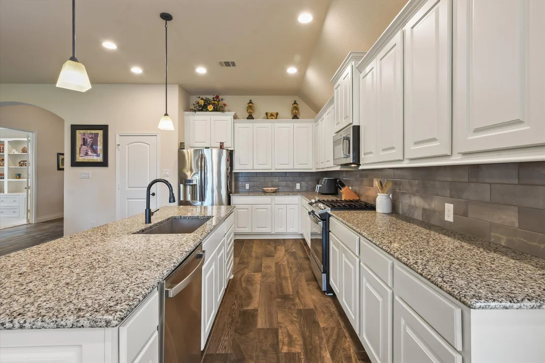 Photo of 813 Cedar Lake BLVD
