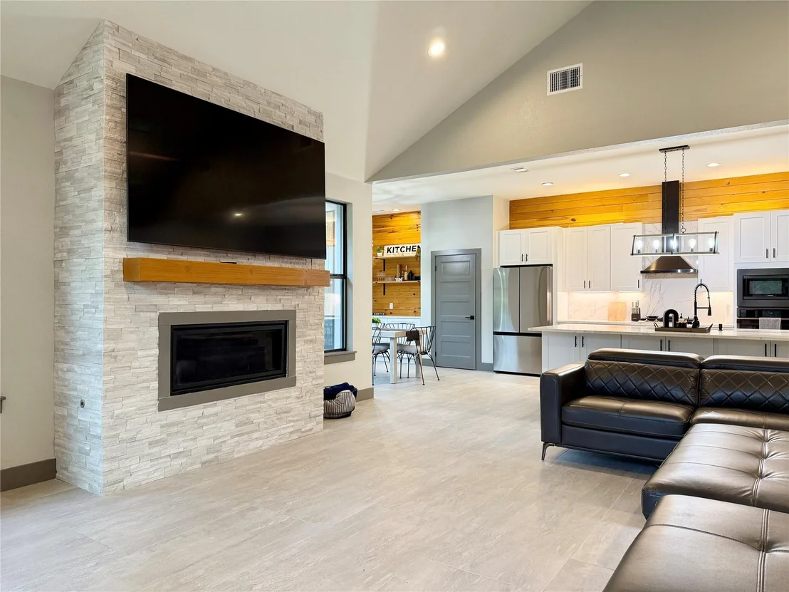 Photo of 900 Daviot DR