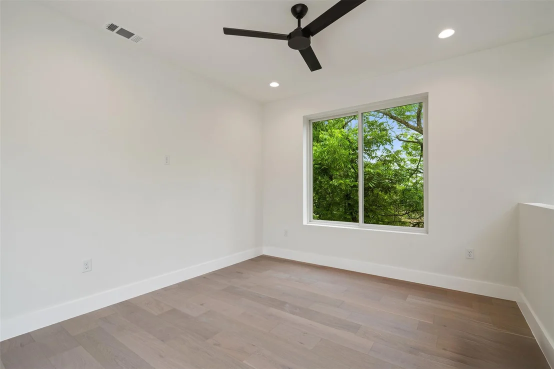 Photo of 1605 Cedar Ave