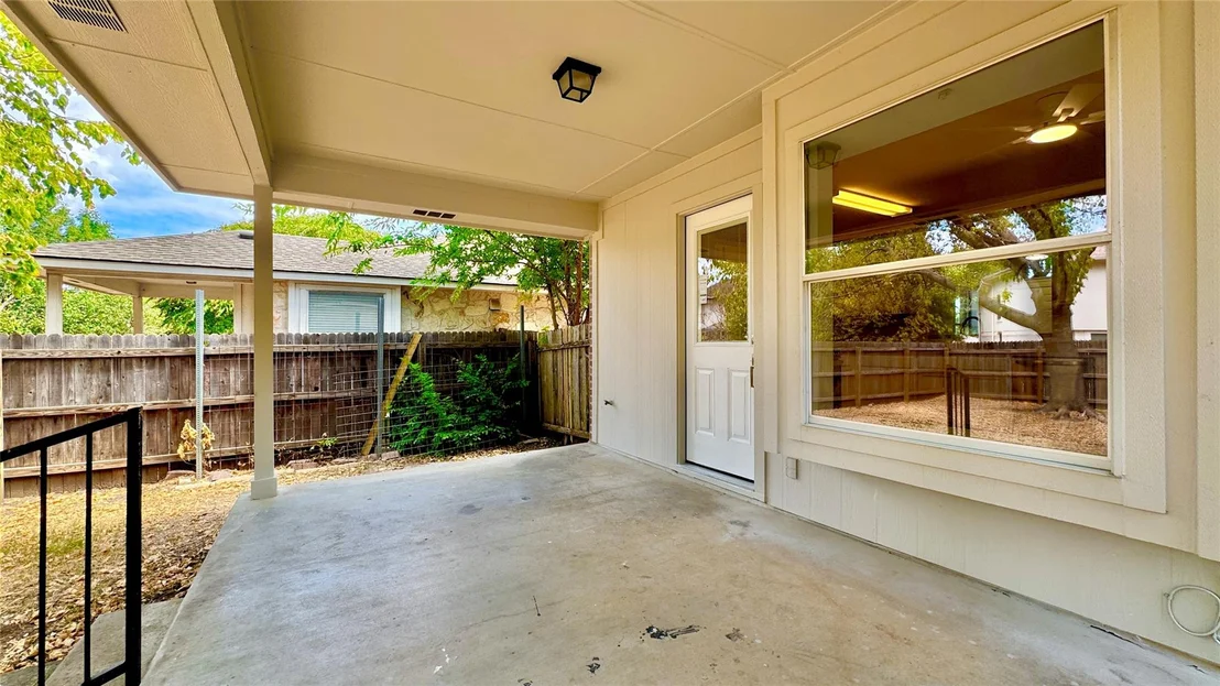 Photo of 1402 Molson Lake DR