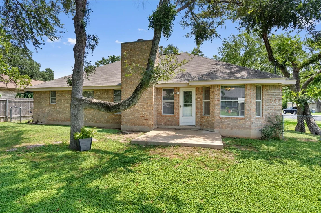Photo of 303 Burning Tree DR