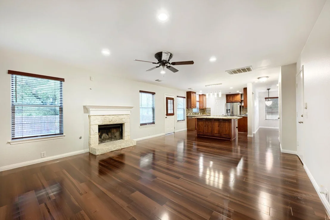 Photo of 1405 Hawk DR