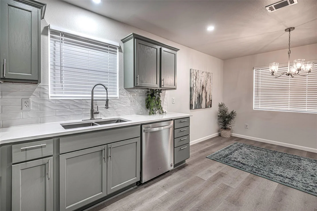 Photo of 101 Meadowbrook DR