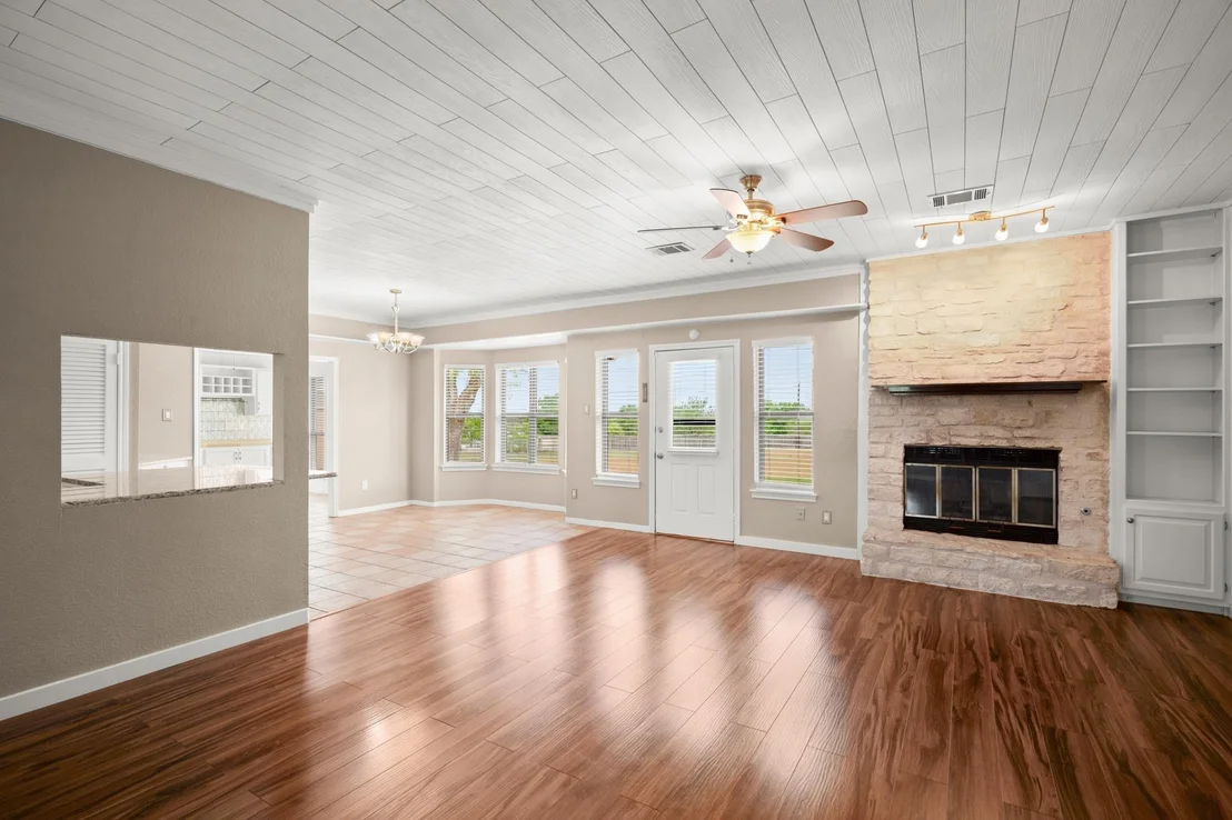 Photo of 1200 VAPOR DR