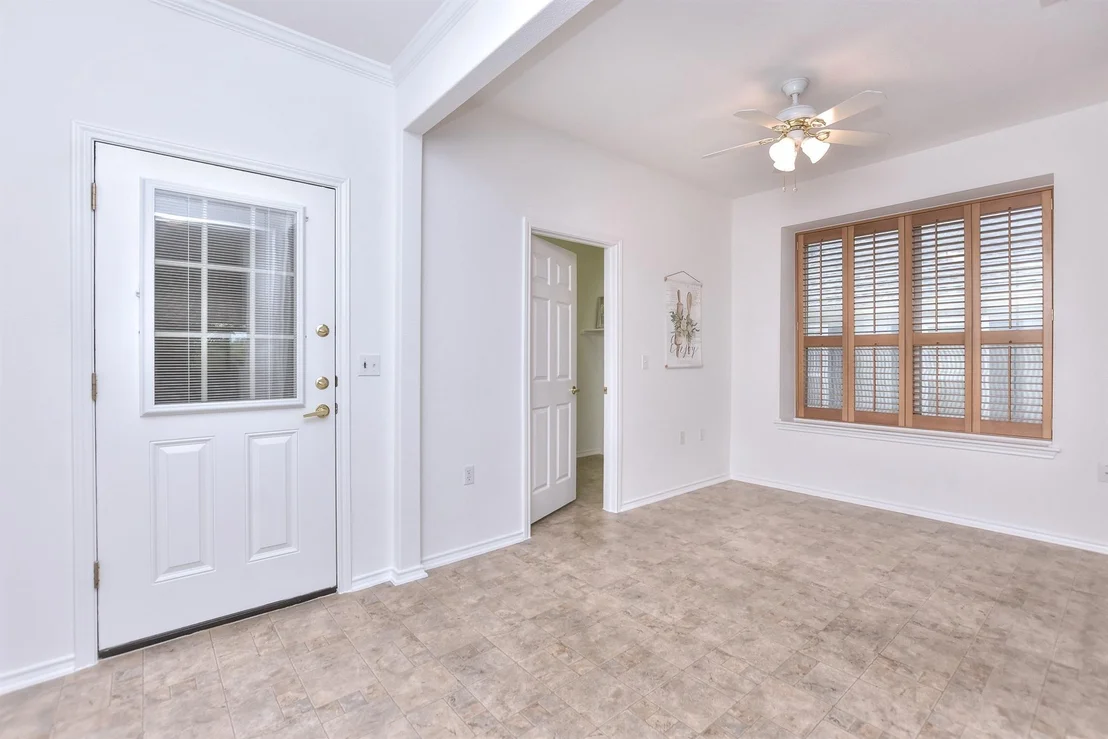 Photo of 221 Bonham LOOP
