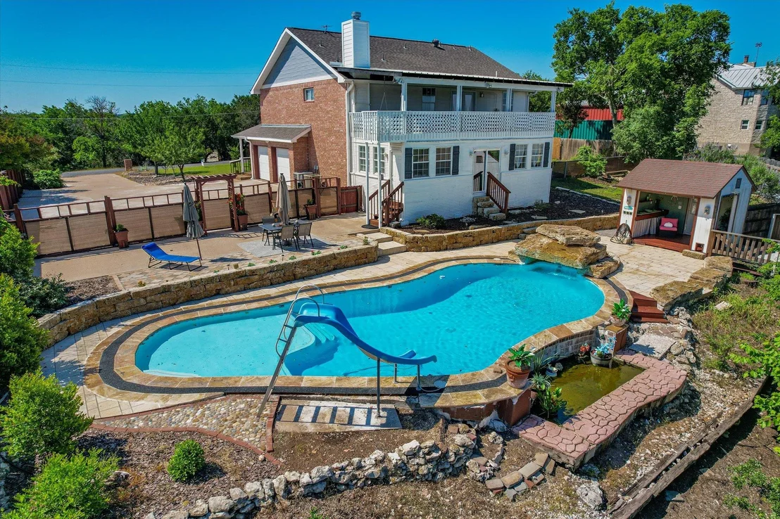 Photo of 131 High Gabriel DR