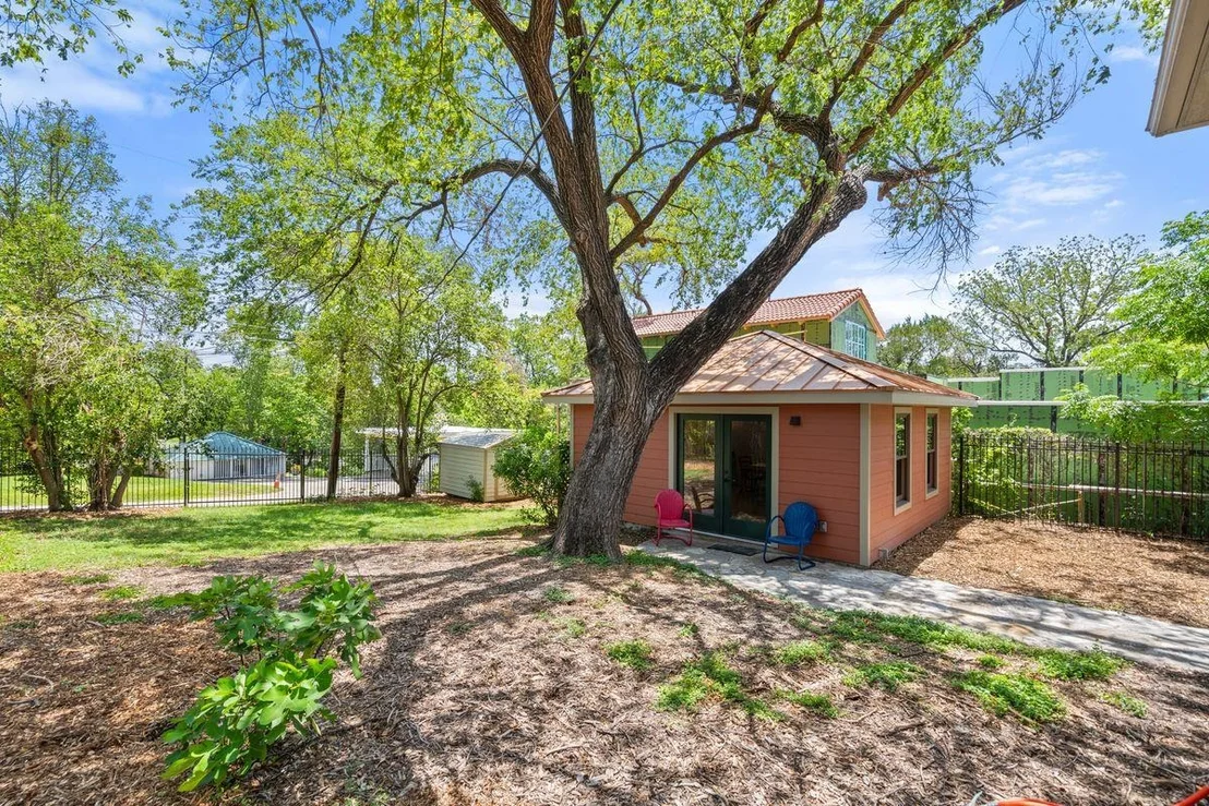 Photo of 704 Texas Ave