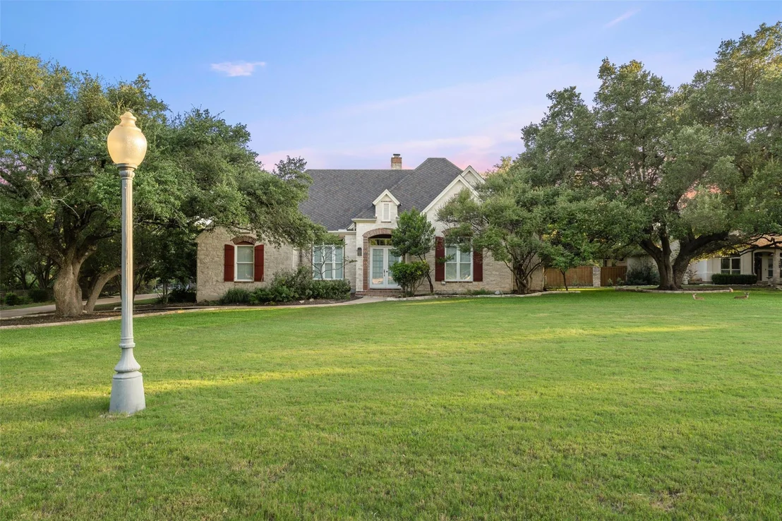 Photo of 127 Roberts CIR