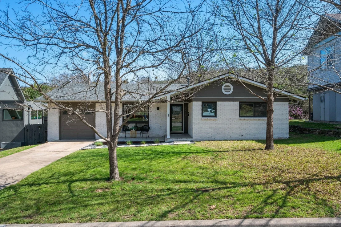 Photo of 2415 Little John LN