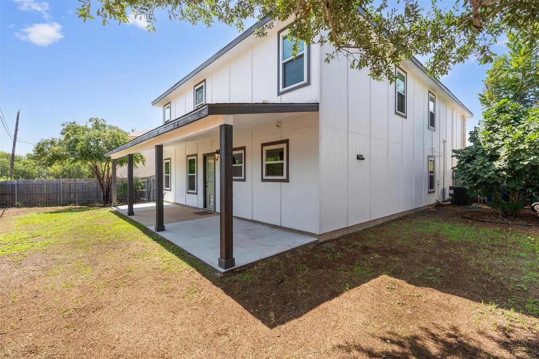 Photo of 724 Lavaca LOOP