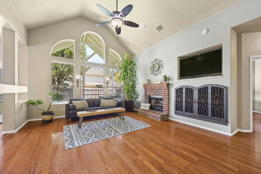 Photo of 709 Belmont DR