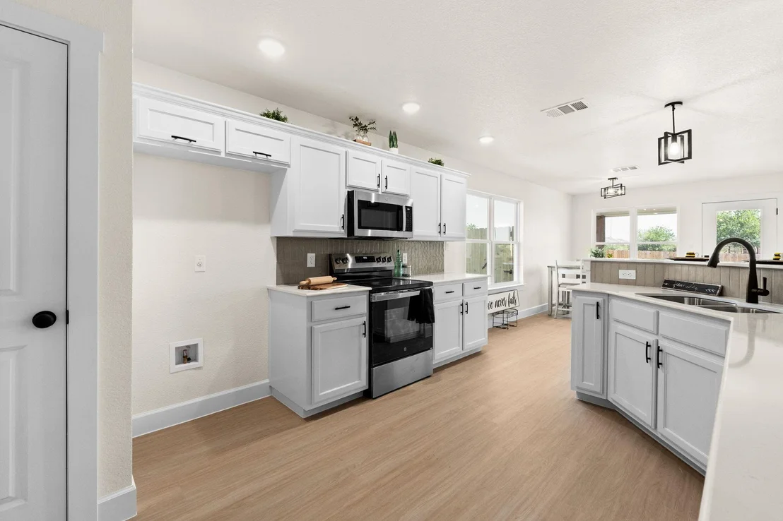 Photo of 2115 Blackhawk LOOP