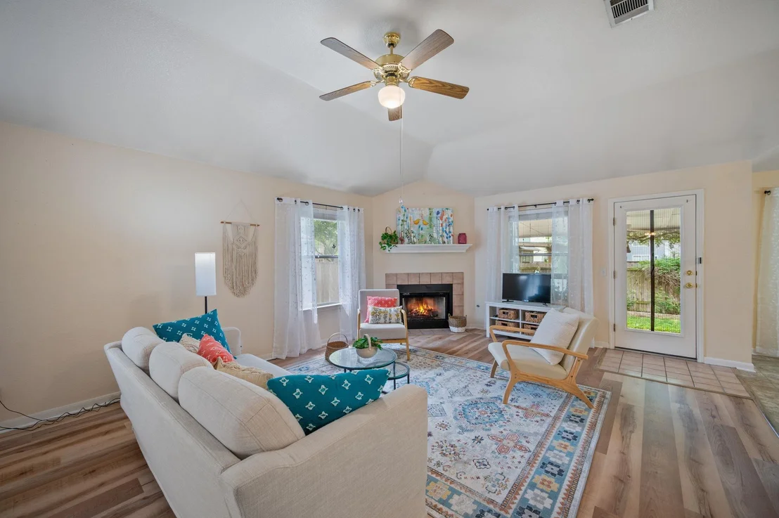 Photo of 450 Zebra DR