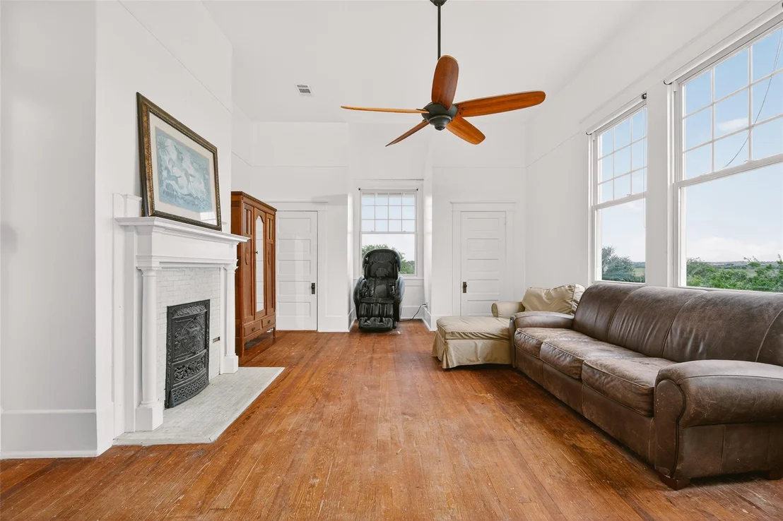 Photo of 600 Eastview DR