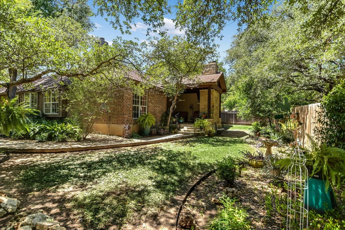 Photo of 901 Rock Spring CV
