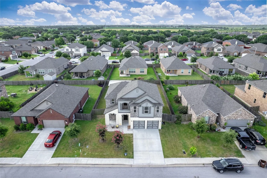 Photo of 1604 Foxglove DR