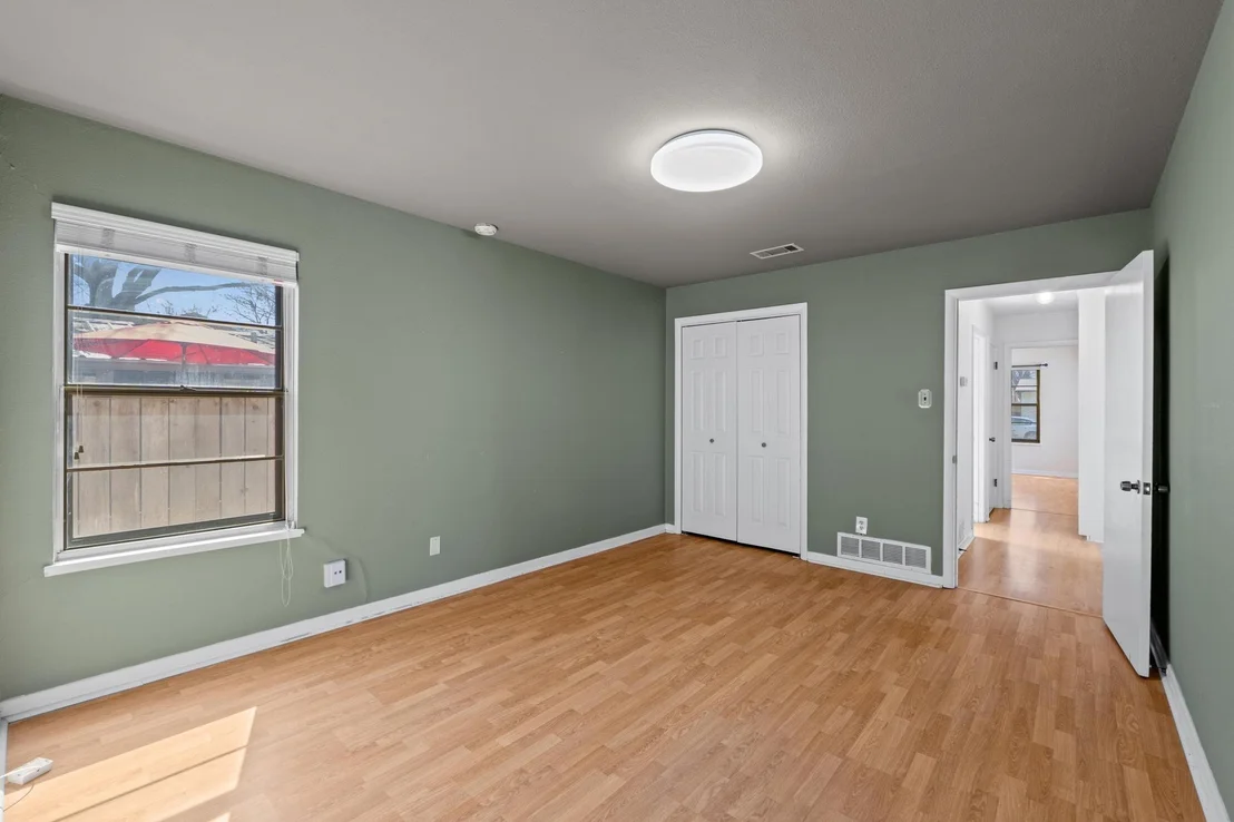 Photo of 5511 Duval ST