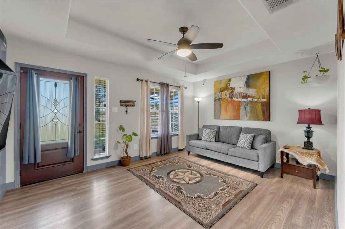 Photo of 555 Live Oak DR
