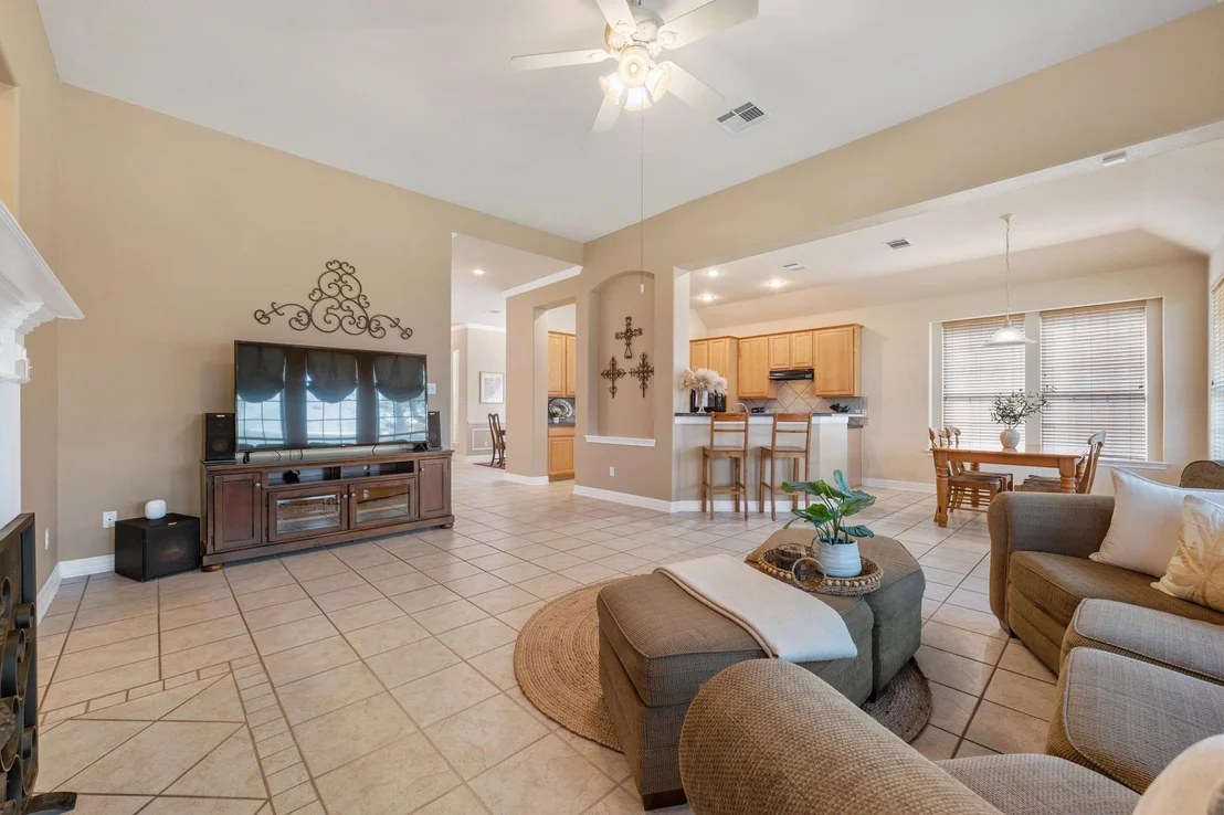 Photo of 15016 Thatcher DR