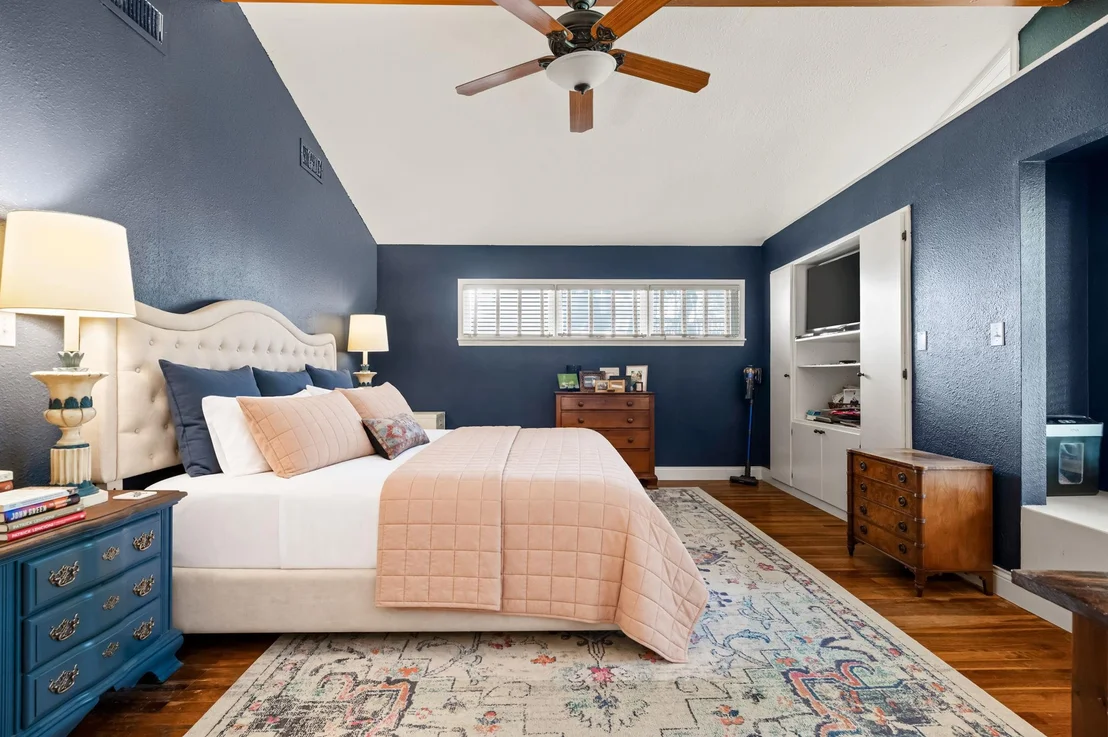 Photo of 2500 W 12th ST
