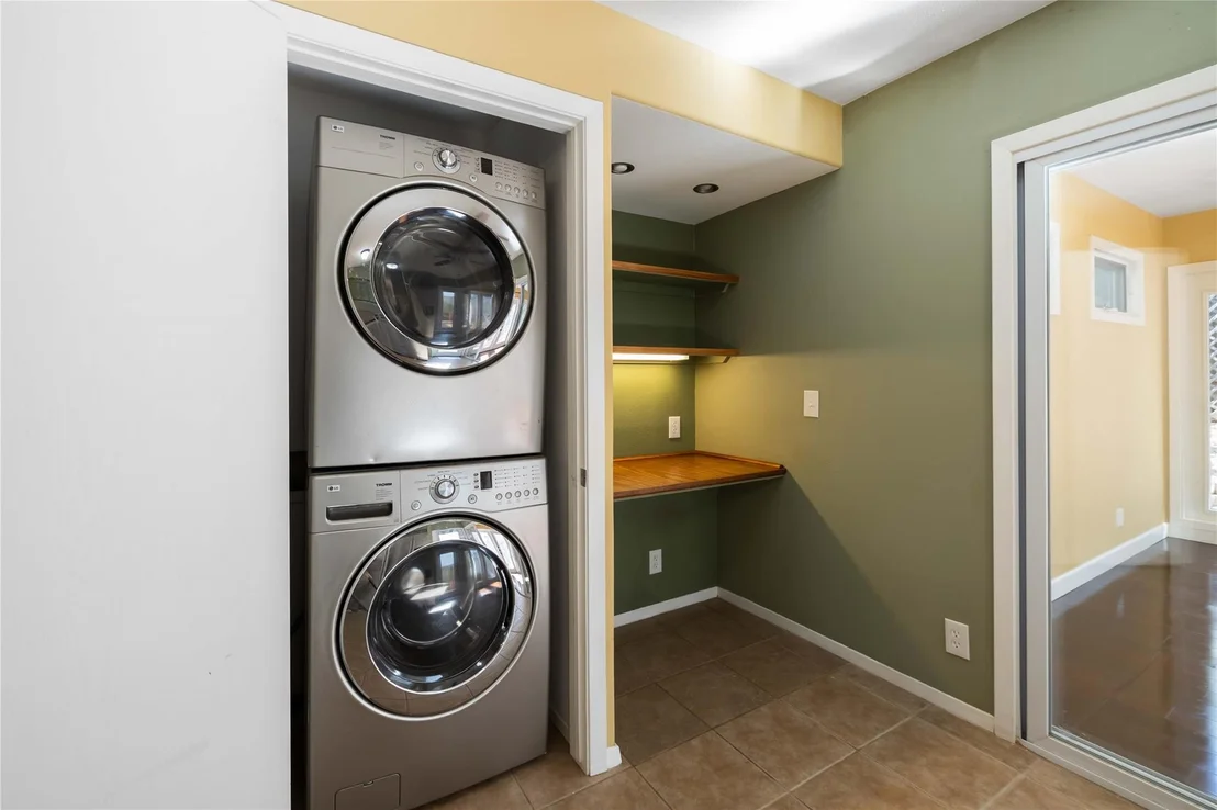Photo of Unit B at 1703 Waterloo TRL