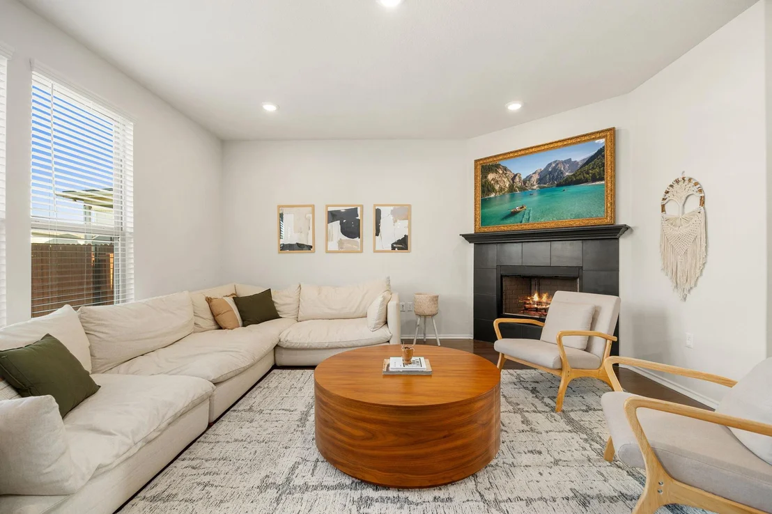 Photo of 6808 Ellsworth WALK