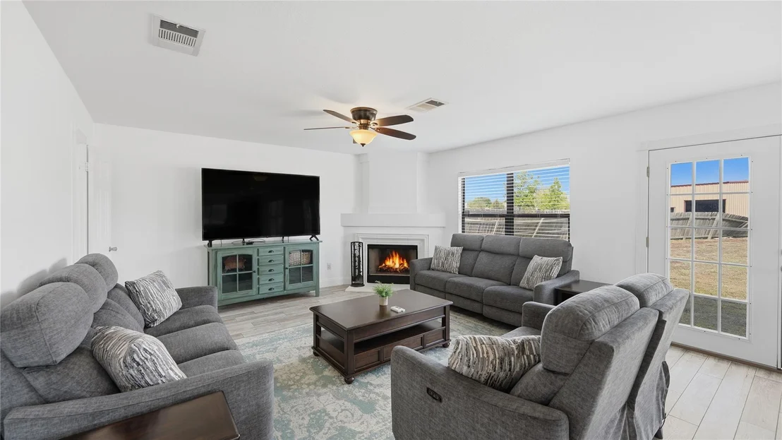 Photo of 585 Siebert DR