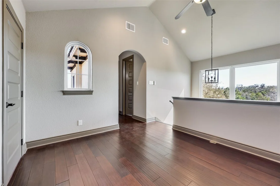 Photo of 19129 Camelot Woods CV