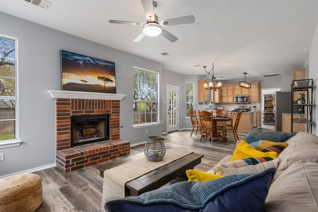 Photo of 1107 Sugarberry DR