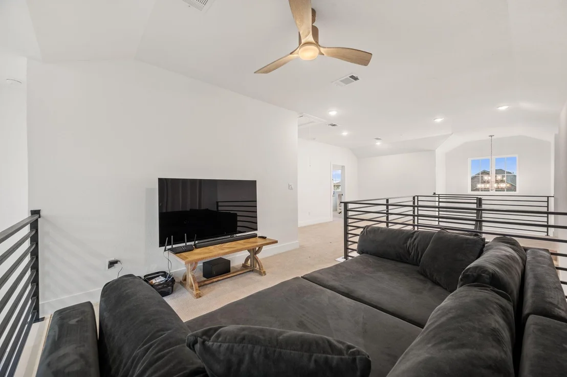 Photo of 1329 Kneehigh LN
