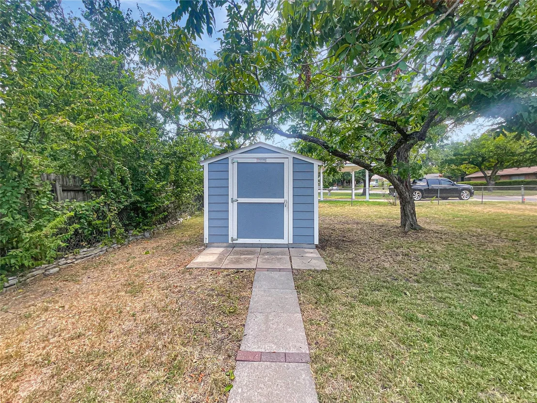Photo of 8801 Parkfield DR