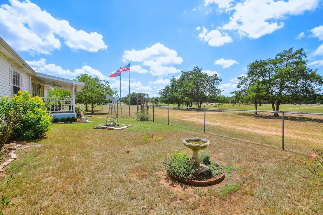 Photo of 372 Hofferek RD