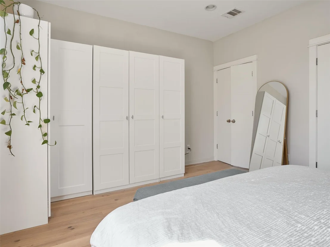 Photo of 1121 Blair WAY