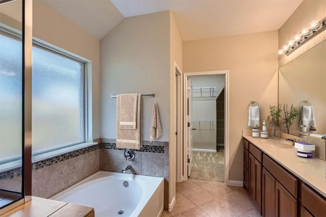 Photo of 9728 Alex LN