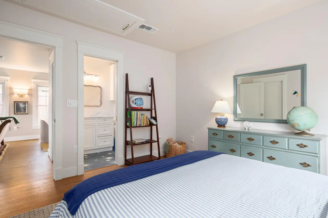 Photo of 2109 Travis Heights BLVD