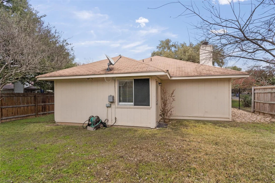 Photo of 1609 Parkwood DR