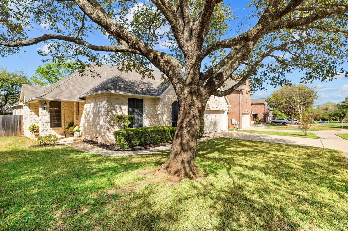 Photo of 15016 Thatcher DR