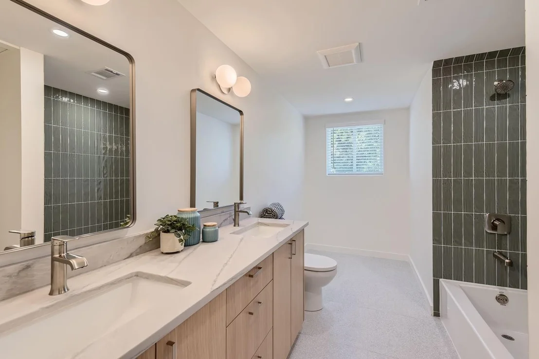 Photo of 3401 Laguna DR
