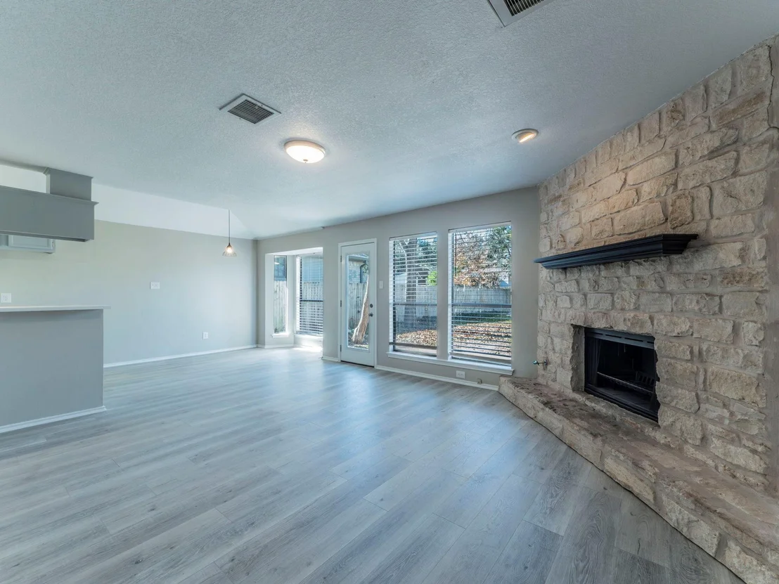 Photo of 1807 Parkwood DR