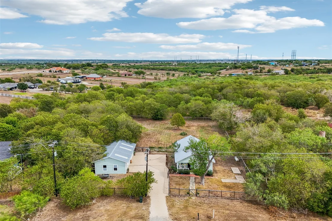 Photo of 372 Old Lockhart RD
