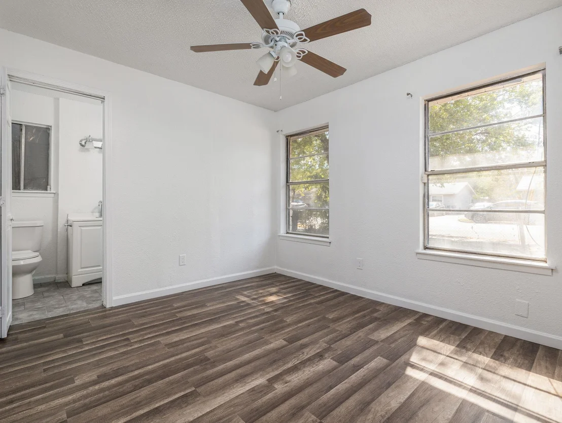 Photo of 6206 Hogan Ave