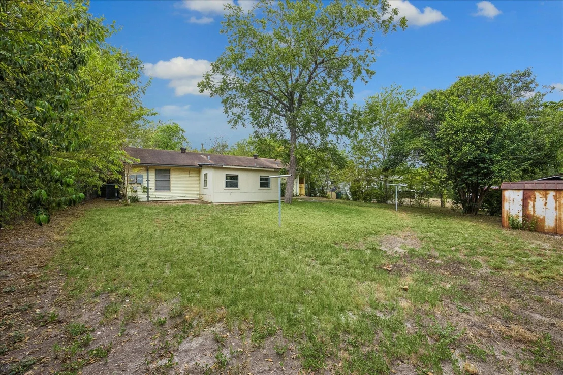 Photo of 402 Bramble DR