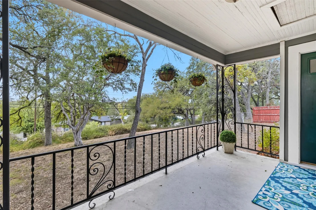 Photo of 3003 Burleson RD