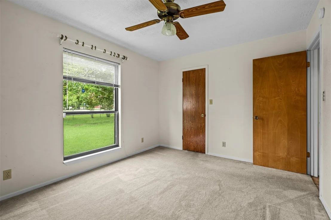 Photo of 204 E Eckhart Ave