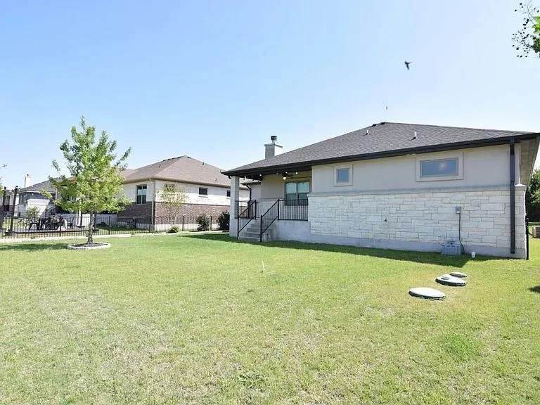 Photo of 325 OW Lowrey DR