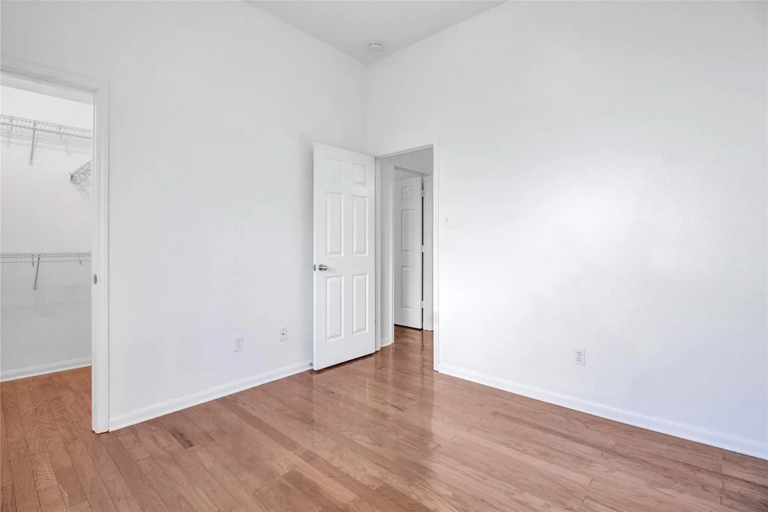 Photo of 3107 Burlington