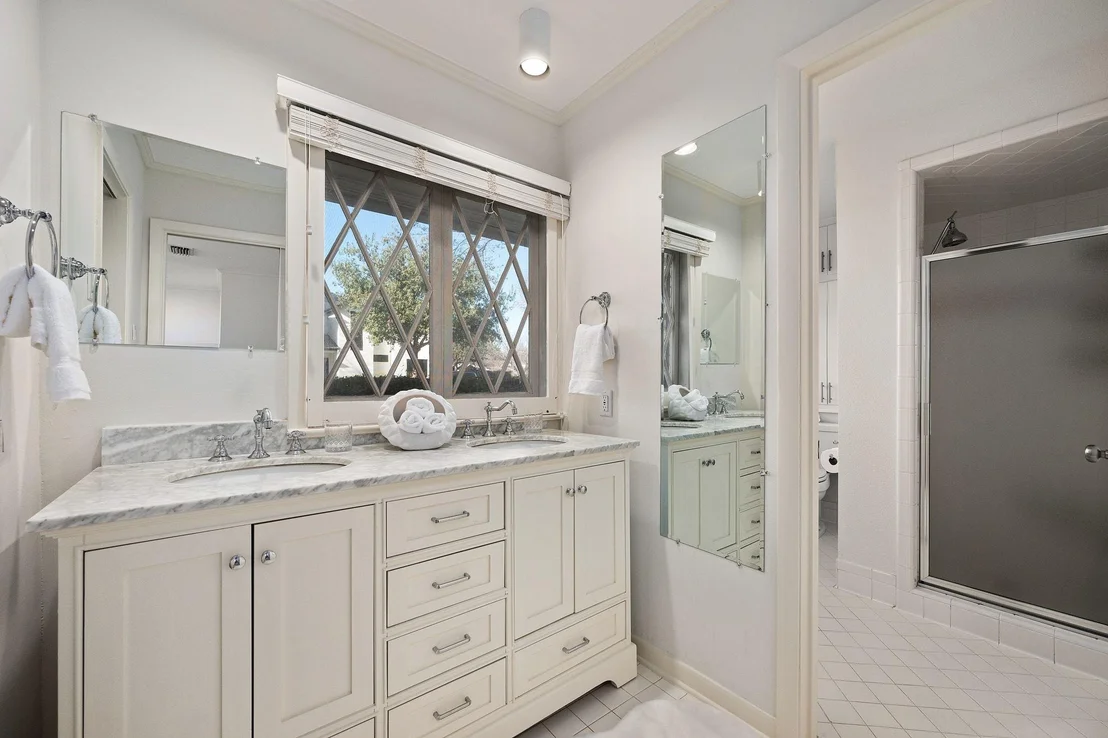 Photo of 5807 Fairlane DR
