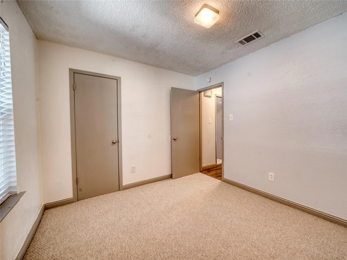 Photo of 1009 Green Meadow DR