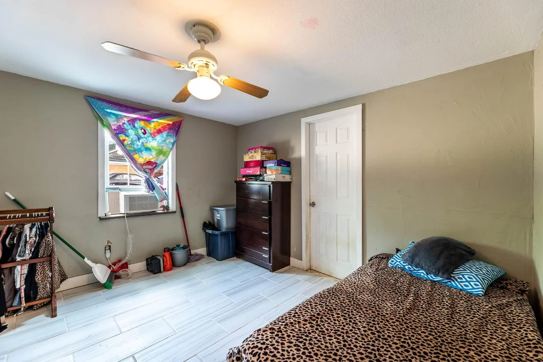 Photo of 1144 Mason Ave